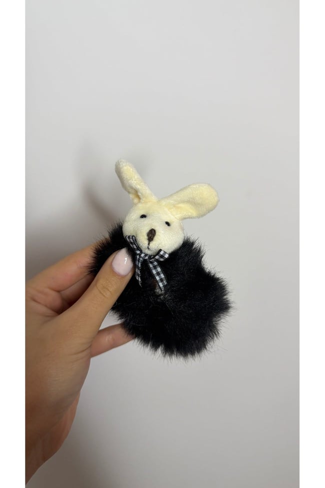 Peluş Tavşan Figürlü Saç Lastiği – Sevimli Tüylü Scrunchie Toka