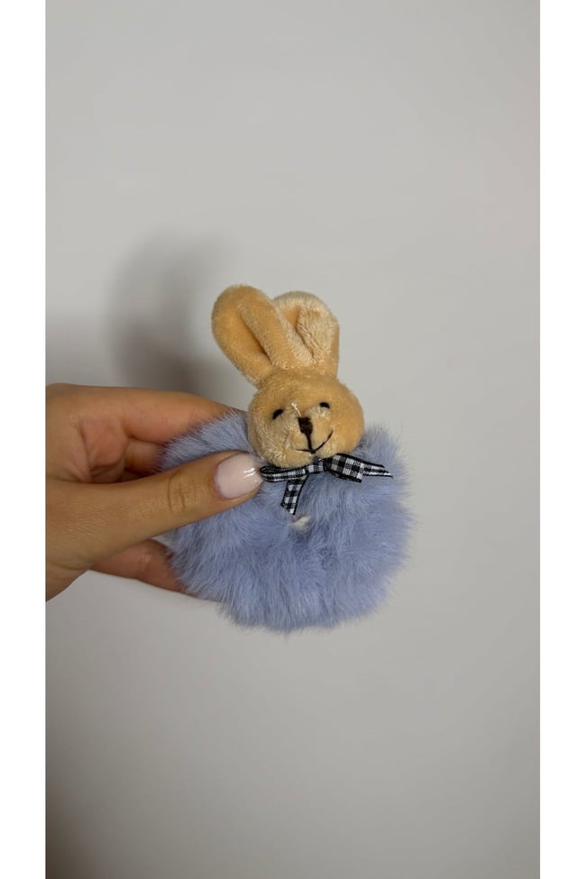 Peluş Tavşan Figürlü Saç Lastiği – Sevimli Tüylü Scrunchie Toka