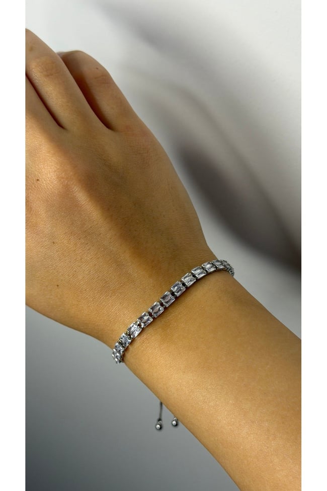 Silver Baget Taşlı Bileklik – Işıltılı Premium Tasarım