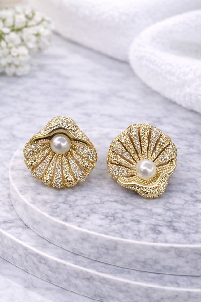 Vintage İnci Detaylı Deniz Kabuğu Gold Küpe