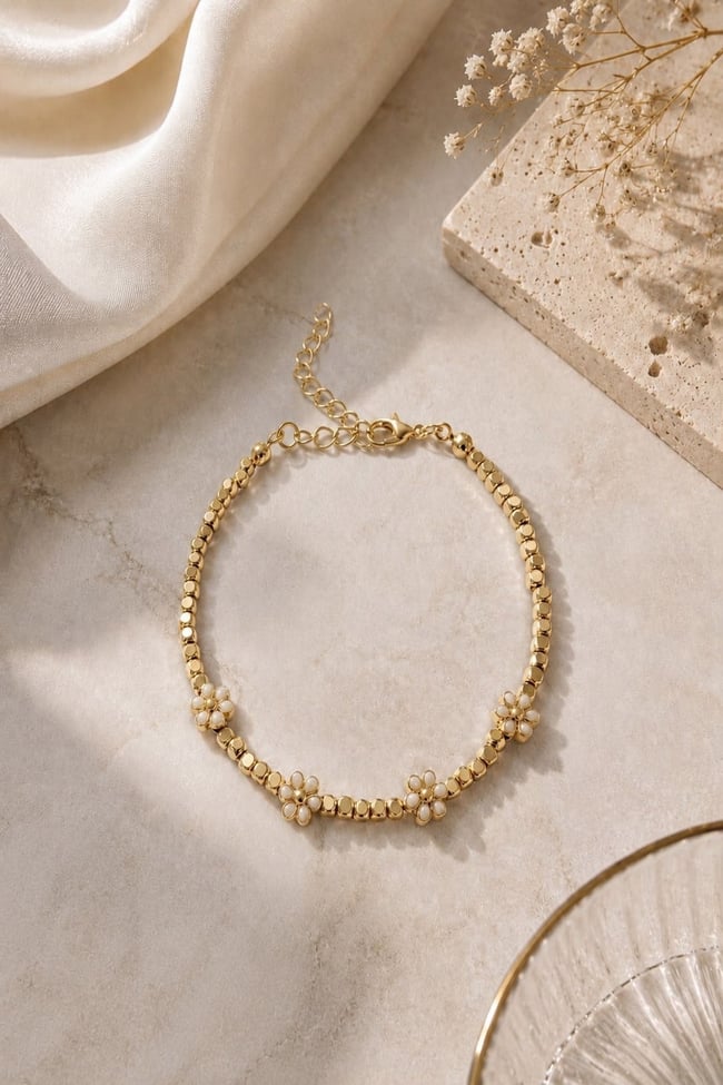 Kadın Bileklik Kare Zincir Küçük Çiçek Detay Bileklik