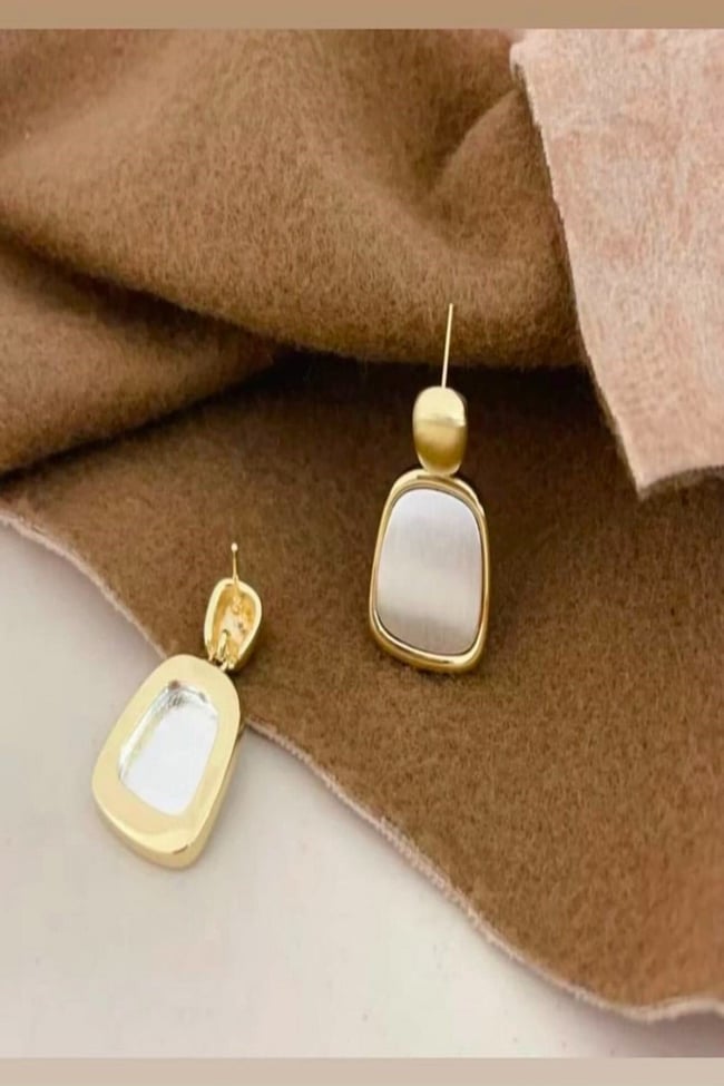Kadın Küpe İthal Özel Seri Kare Sedef Model Altın Çerçeve Kararmaz Küpe