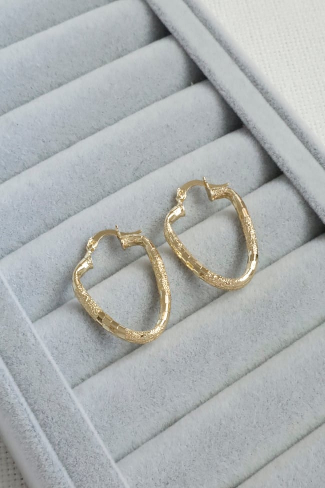 Kadın Küpe Kararmaz 14k Renk Vip Seri Dokulu Oval Modern Form 3cm Halka Küpe