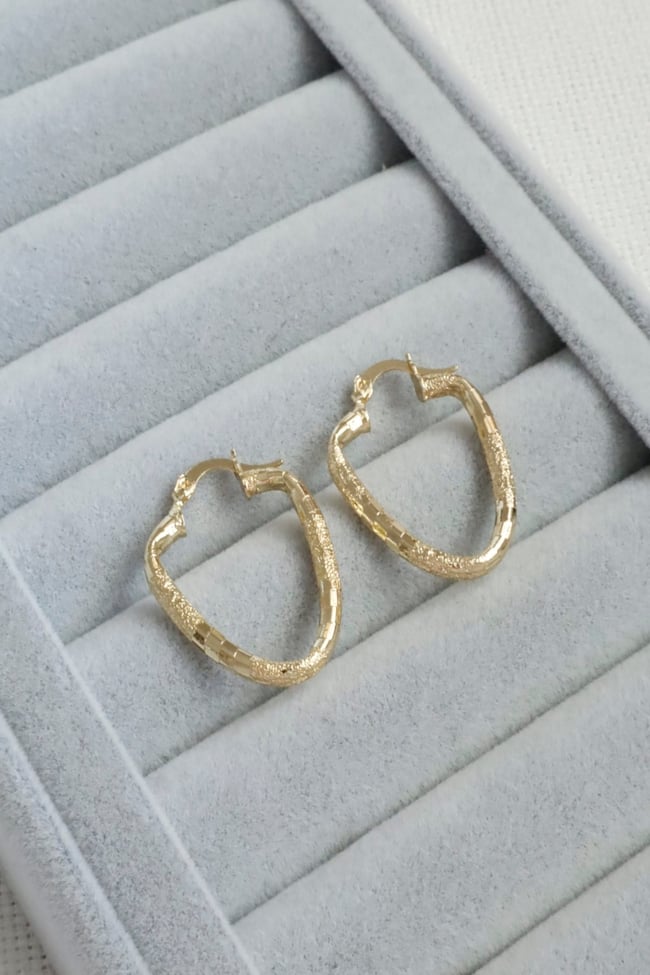 Kadın Küpe Kararmaz 14k Renk Vip Seri Dokulu Oval Modern Form 3cm Halka Küpe