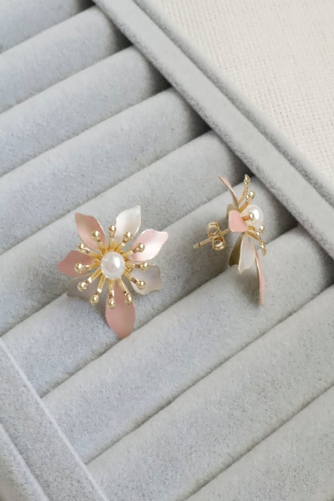 Kadın Küpe Kararmaz 14k Renk Vip Seri Pastel İnci Çiçek 3cm Küpe