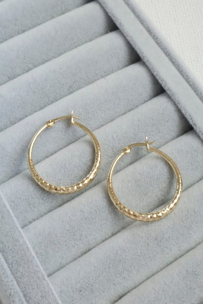 Kadın Küpe Kararmaz 14k Renk Vip Seri Hafif Dokulu 3cm Halka Küpe