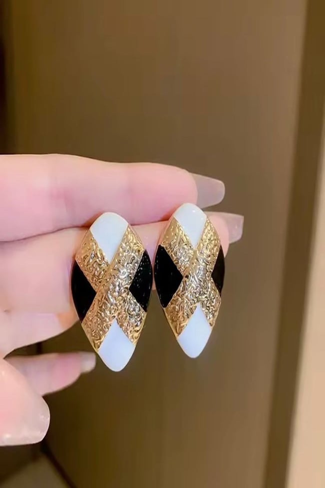 Kadın Küpe Özel Seri İthal Gold İşleme Siyah Beyaz Vintage Küpe