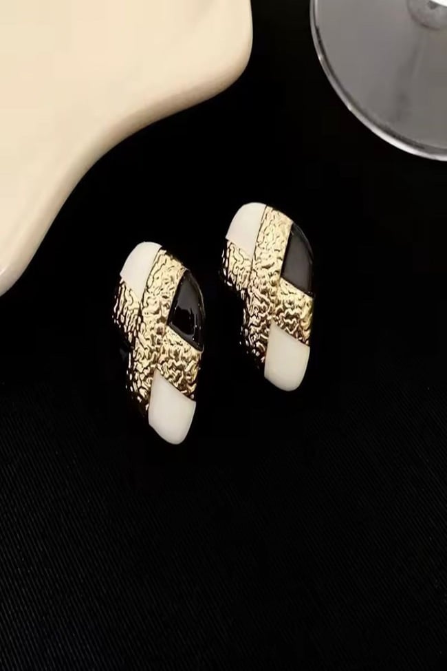 Kadın Küpe Özel Seri İthal Gold İşleme Siyah Beyaz Vintage Küpe