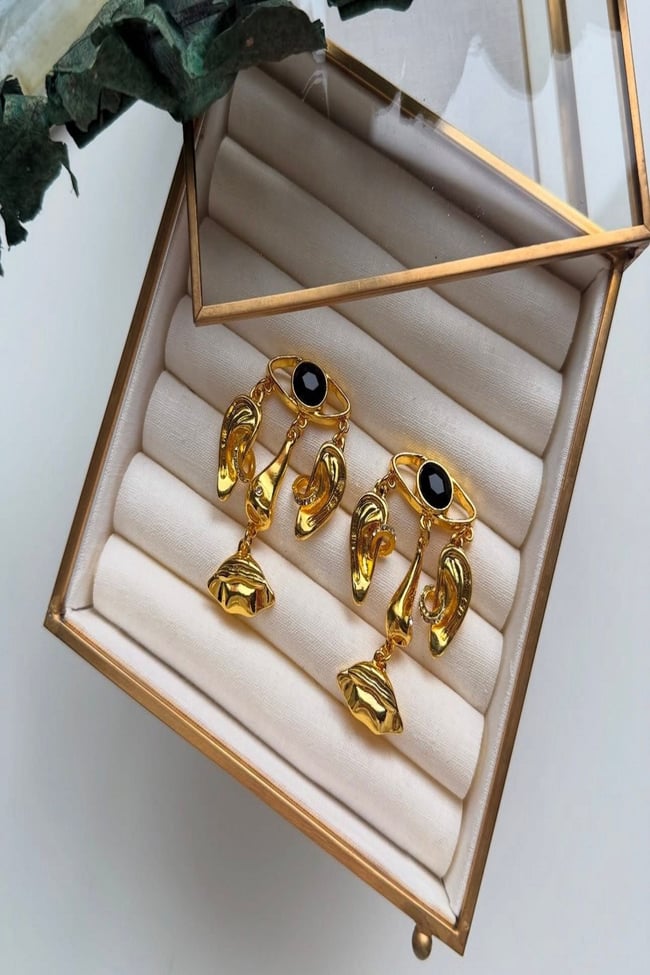 Kadın Küpe Premium Marka Seri Siyah Zirkon Taş Silüet Kararmaz Küpe