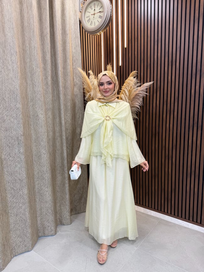 Elin Pelerin Detaylı Broşlu 3 lü Takım | Sarı