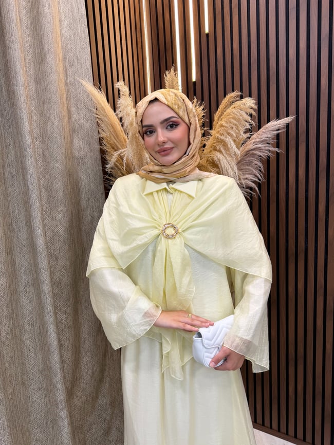 Elin Pelerin Detaylı Broşlu 3 lü Takım | Sarı