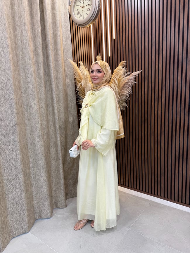 Elin Pelerin Detaylı Broşlu 3 lü Takım | Sarı