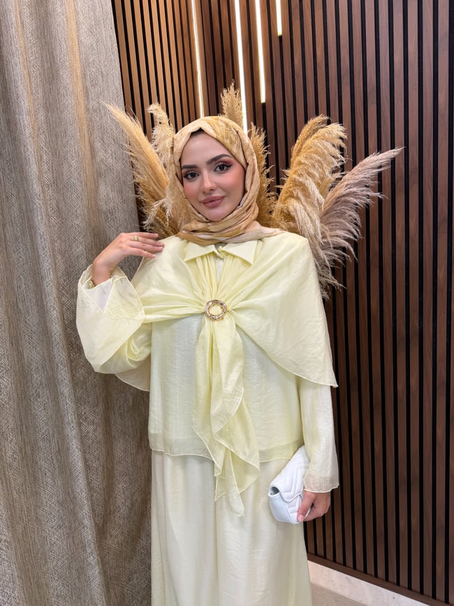 Elin Pelerin Detaylı Broşlu 3 lü Takım | Sarı