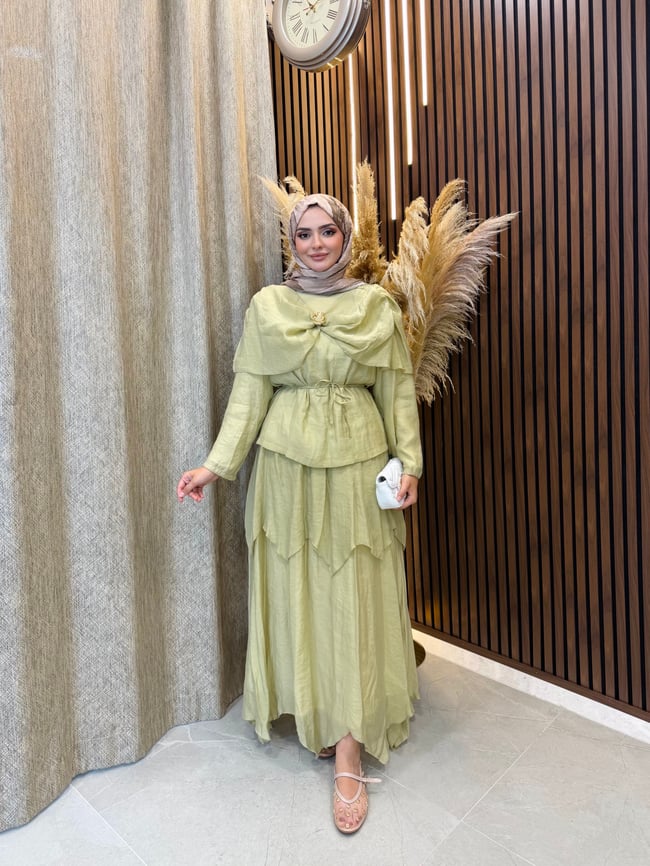Liana Broş Detaylı Kat Etekli Takım | Mint Yeşili 