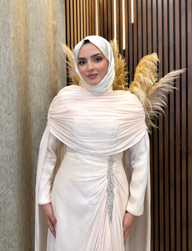 Lina Pelerin Taş Detaylı Drapeli Abiye | Bej