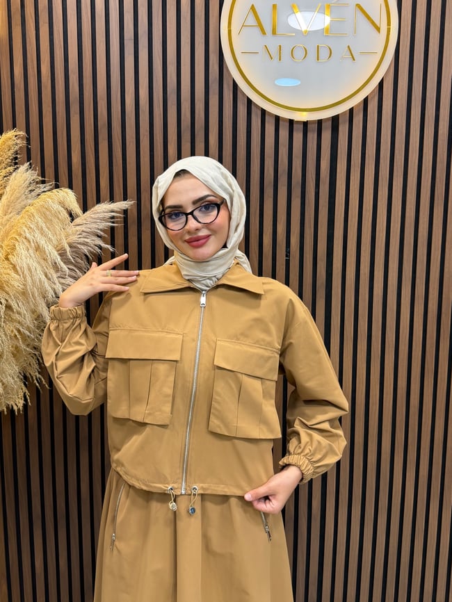 LURE Çift Cep Kapaklı Fermuarlı Etekli Takım | Camel