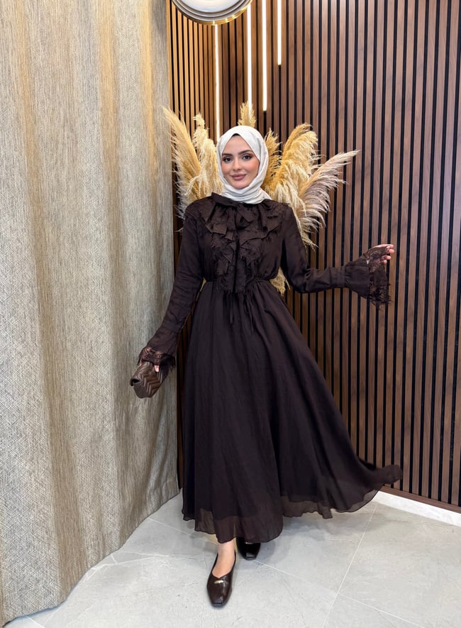 Tana Dantel Detaylı Elbise | Kahverengi