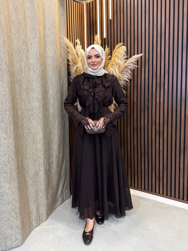 Tana Dantel Detaylı Elbise | Kahverengi