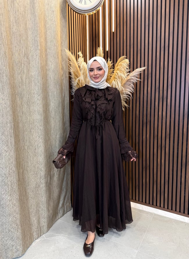 Tana Dantel Detaylı Elbise | Kahverengi
