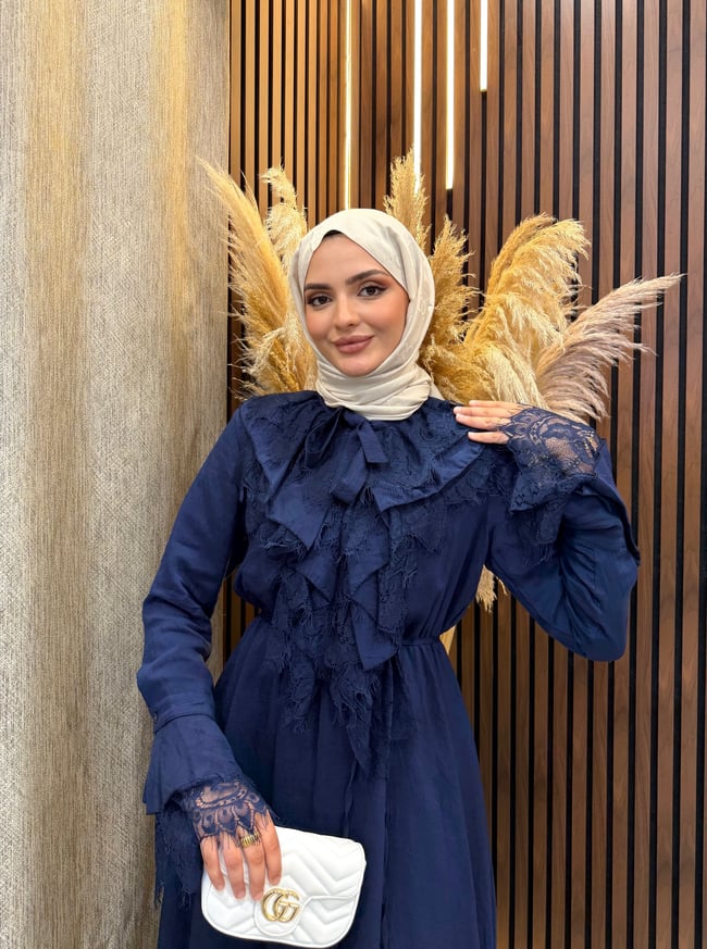 Tana Dantel Detaylı Elbise | Lacivert
