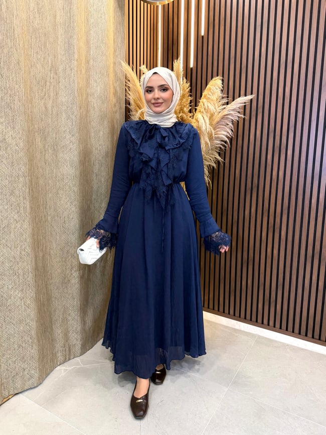 Tana Dantel Detaylı Elbise | Lacivert