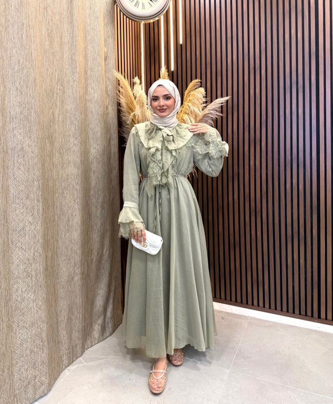 Tana Dantel Detaylı Elbise | Mint