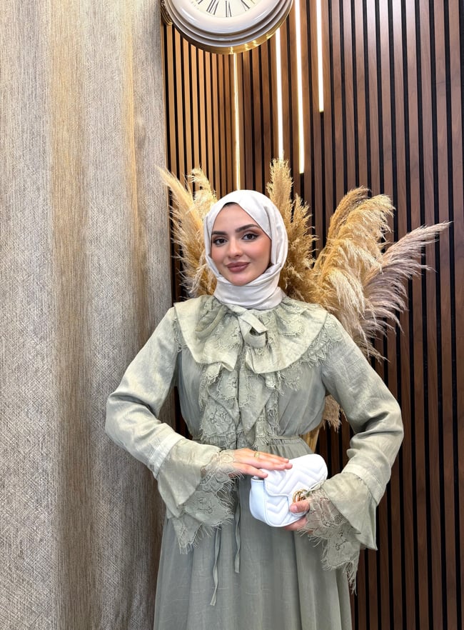 Tana Dantel Detaylı Elbise | Mint