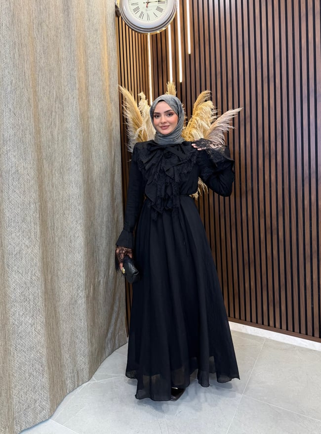 Tana Dantel Detaylı Elbise | Siyah