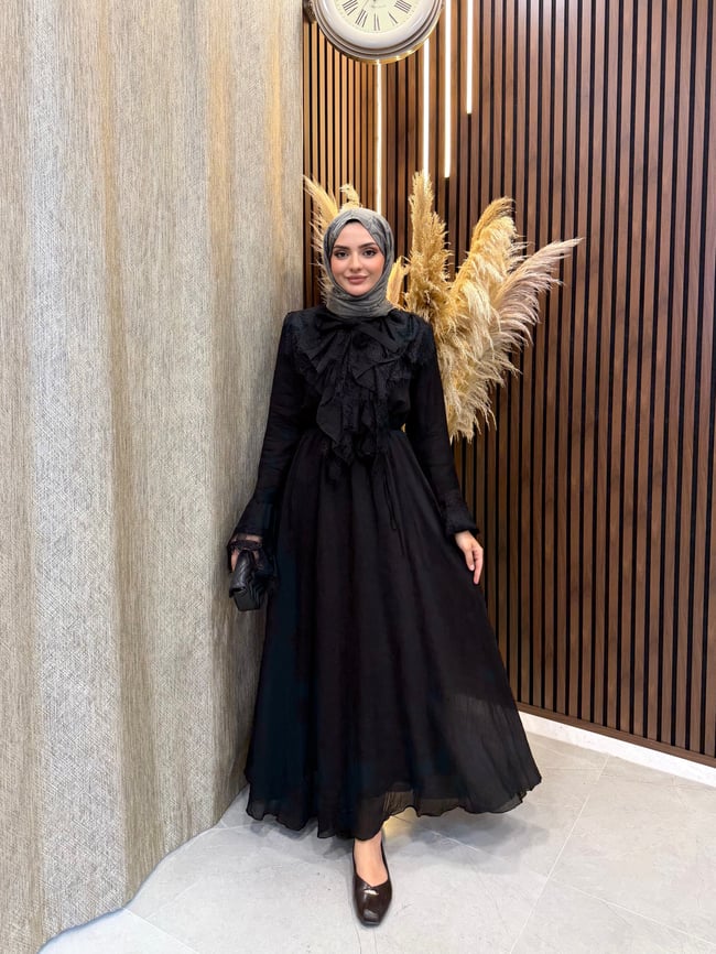 Tana Dantel Detaylı Elbise | Siyah