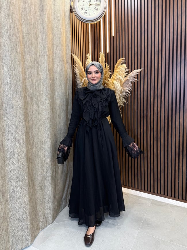 Tana Dantel Detaylı Elbise | Siyah