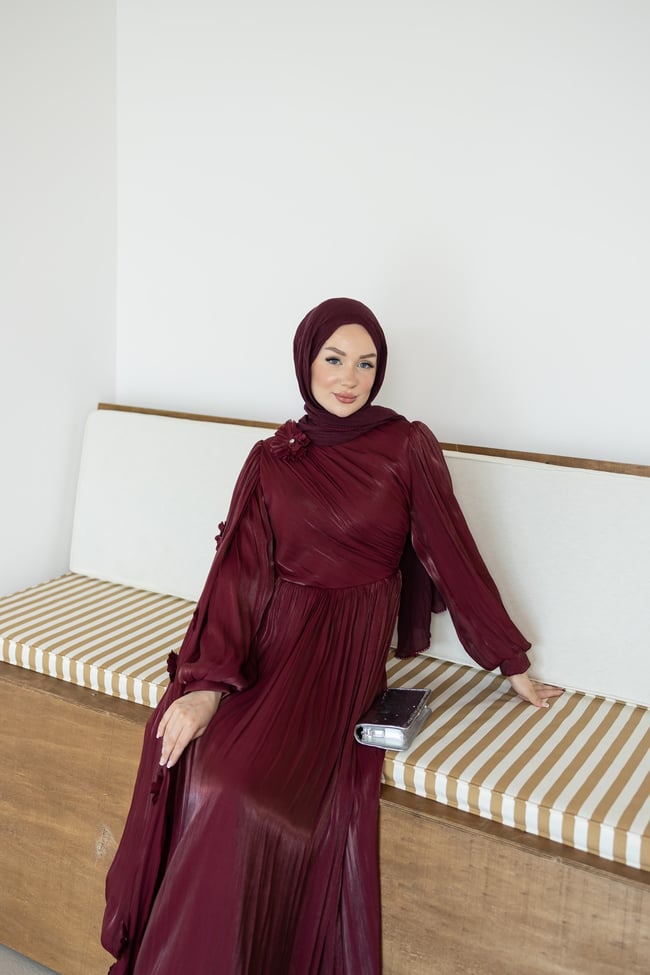 Ön Kısm Drapeli Parlak Şifon Elbise | Bordo