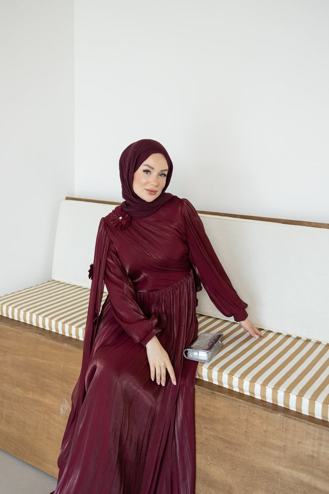 Ön Kısm Drapeli Parlak Şifon Elbise | Bordo