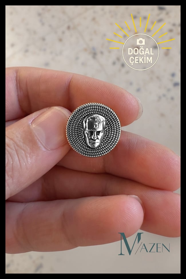 Atatürk Kabartmalı Yuvarlak Metal Yaka Rozeti Gümüş Renk