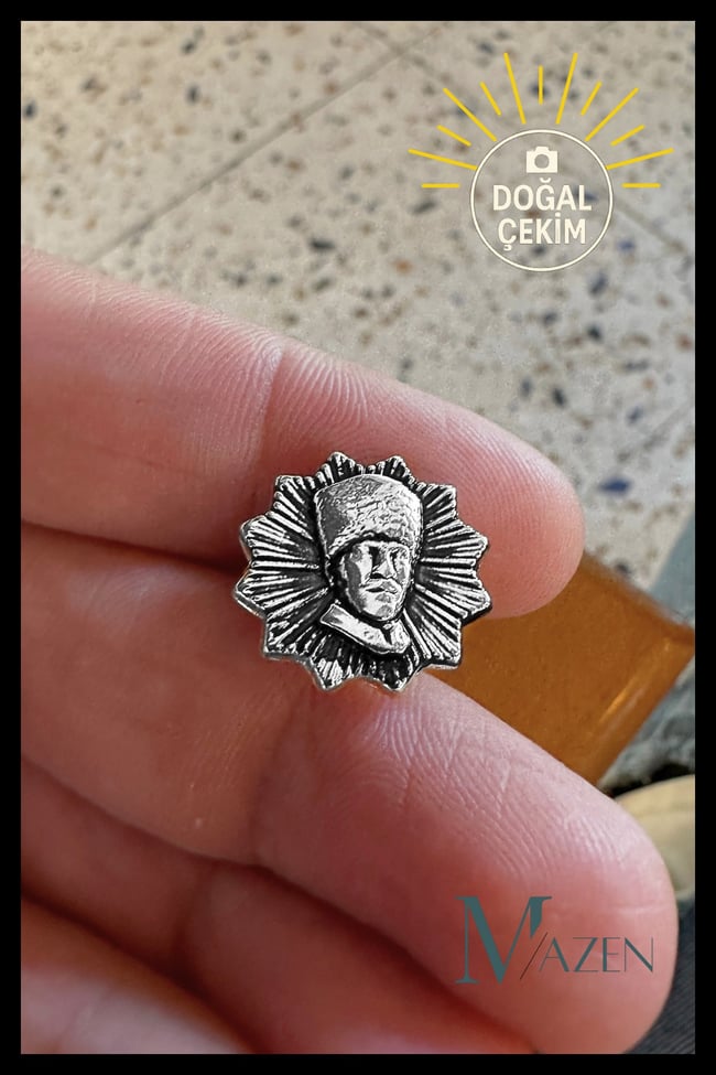 Atatürk Yıldız Desenli Metal Yaka Rozeti Gümüş Renk