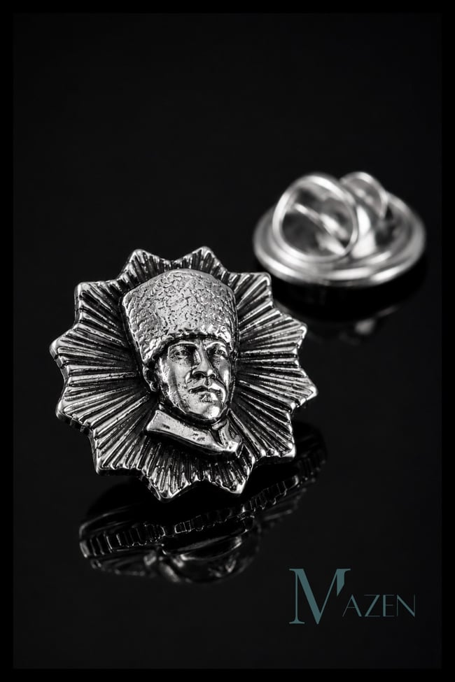 Atatürk Yıldız Desenli Metal Yaka Rozeti Gümüş Renk