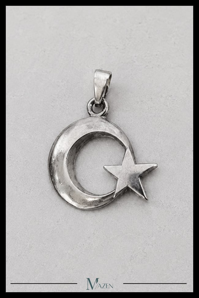Ay Yıldız Figürlü Antik Gümüş Renk Erkek Kolye Ucu Türk Bayrağı Temalı Tasarım