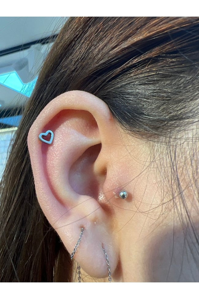 Gümüş Sade Kalp Çelik Tragus Helix Piercing Kıkırdak Küpesi 1 Adet