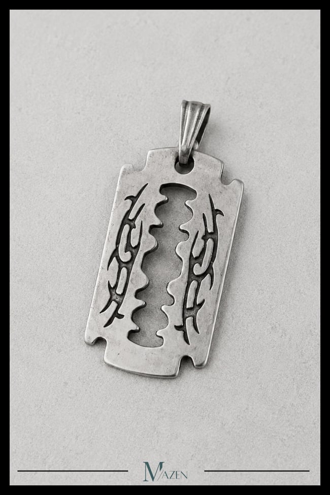 Jilet Figürlü Antik Gümüş Renk Erkek Kolye Ucu Gotik Rock Punk Vintage Tasarım