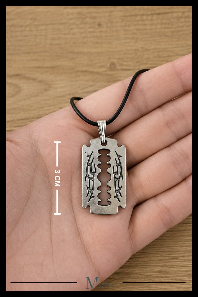 Jilet Figürlü Antik Gümüş Renk Erkek Kolye Ucu Gotik Rock Punk Vintage Tasarım