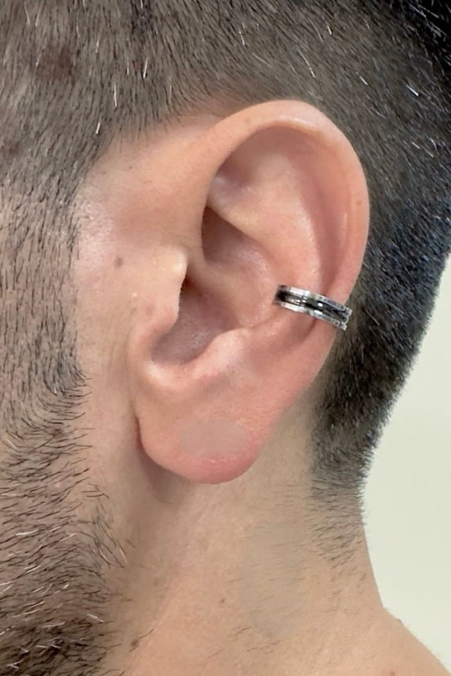 Kaliteli Sıkıştırmalı Fake Siyah Çizgili Deliksiz Çelik Erkek Küpe Earcuff 1 Adet