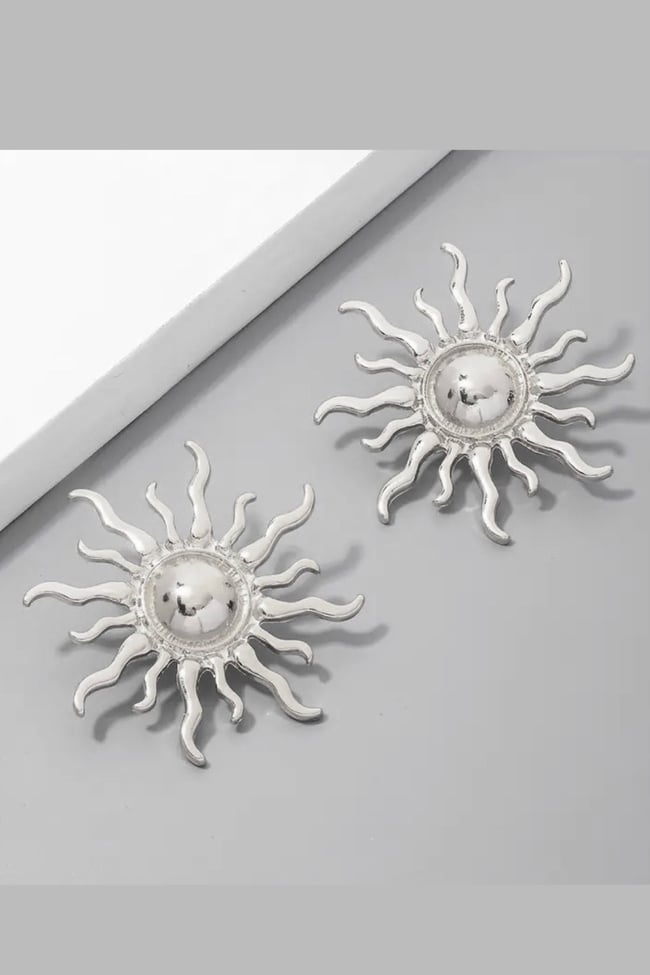 Kararmaz 316 L Güneş Figürlü Çelik Küpe Stainless Steel