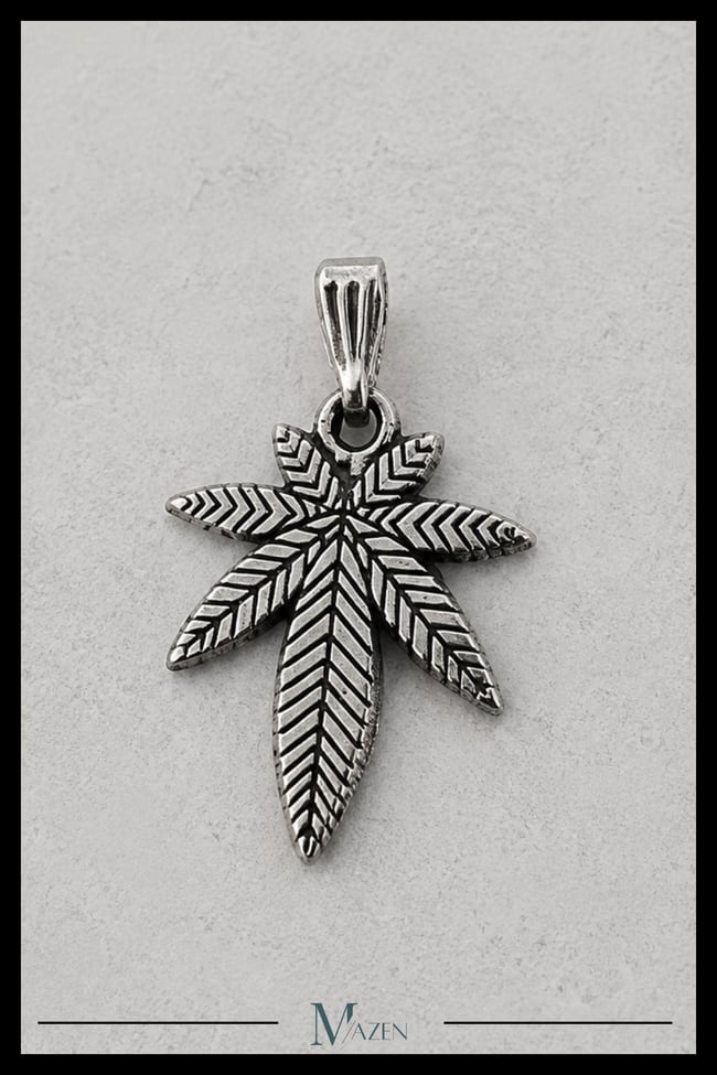 Kenevir Yaprağı Figürlü Antik Gümüş Renk Unisex Kolye Ucu Retro Rock Tasarım