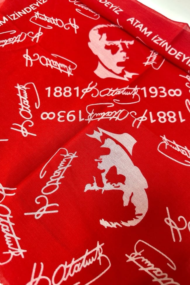 Kırmızı Renk  Çok Amaçlı Bandana Fular Atatürk Resim ve İmzalı ( 29 Ekim, 23 Nisan, Cumhuriyet )