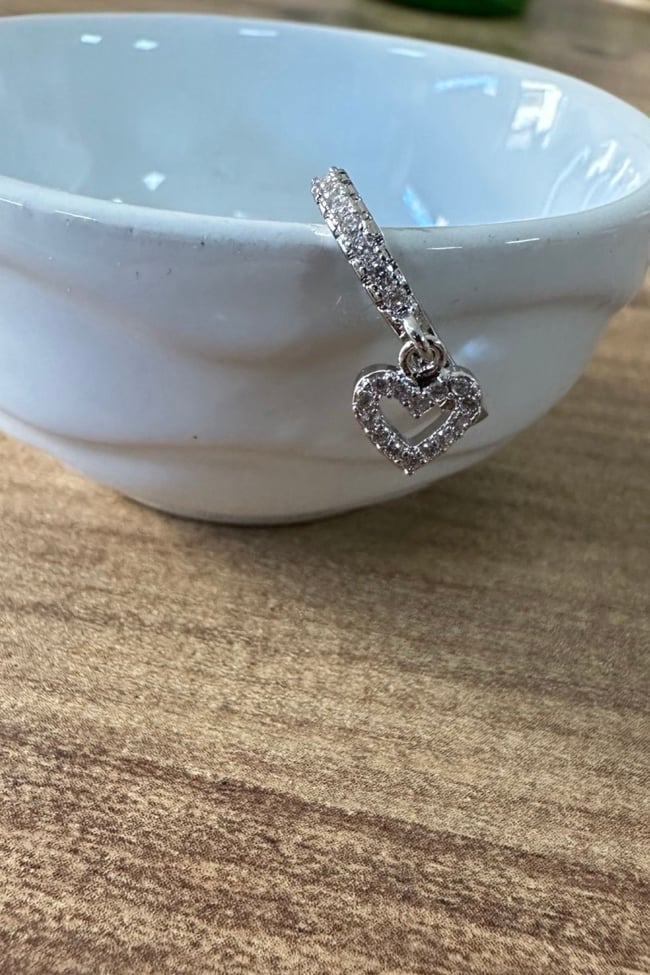 Zirkon Taşlı Minik Kalp Sallantılı Kıkırdak Küpe 1 ADET 8 MM