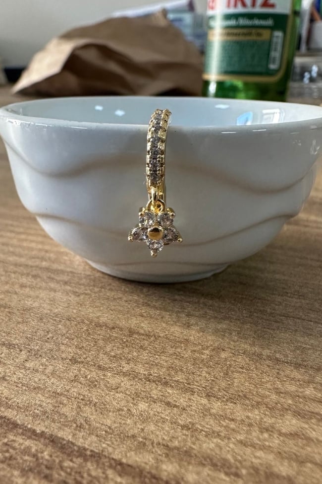 Zirkon Taşlı Minik  Sallantılı Kıkırdak Küpe 1 ADET 8 MM
