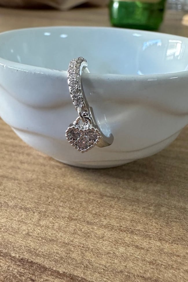 Zirkon Taşlı Minik Taşlı Kalp Sallantılı Kıkırdak Küpe 1 ADET 8 MM