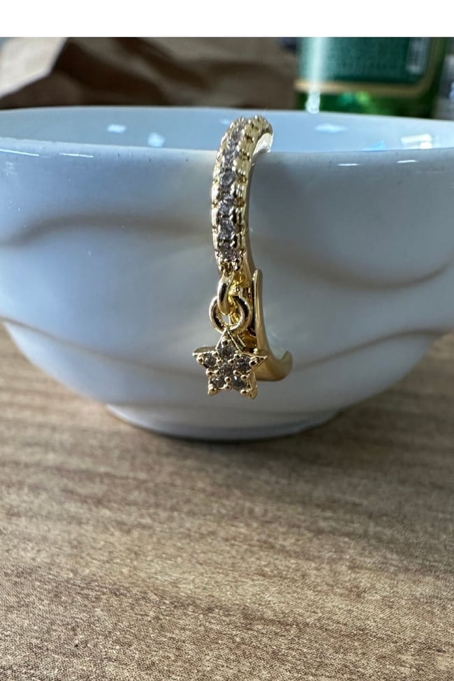 Zirkon Taşlı Minik Yıldızlı  Sallantılı Kıkırdak Küpe 1 ADET 8 MM