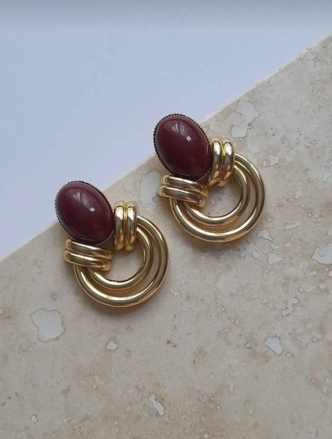 Bordo Taş Vintage Görünümlü Küpe