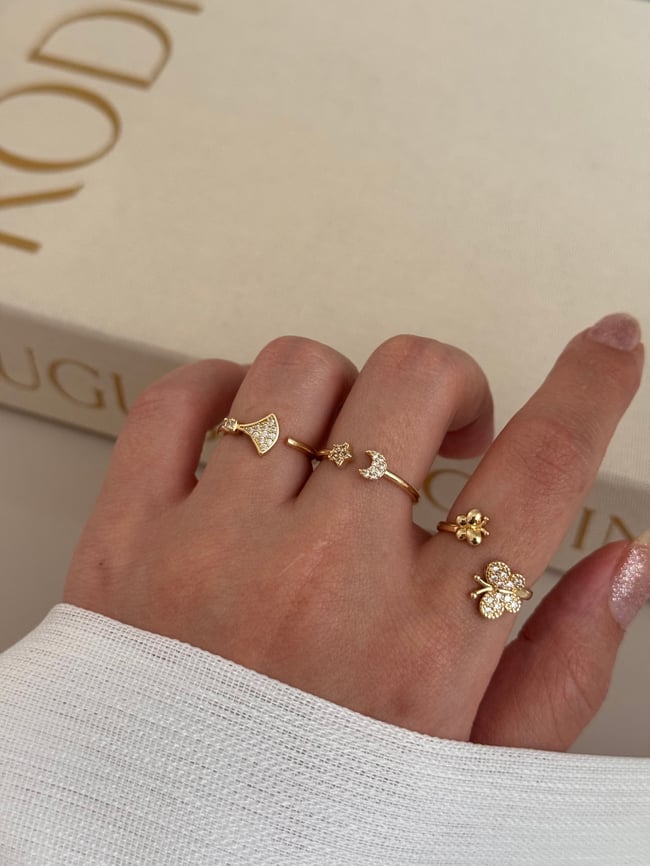 3’lü Ayarlanabilir Gold Figürlü Yüzük Seti – Melek, Ay-Yıldız ve Kelebek Detaylı