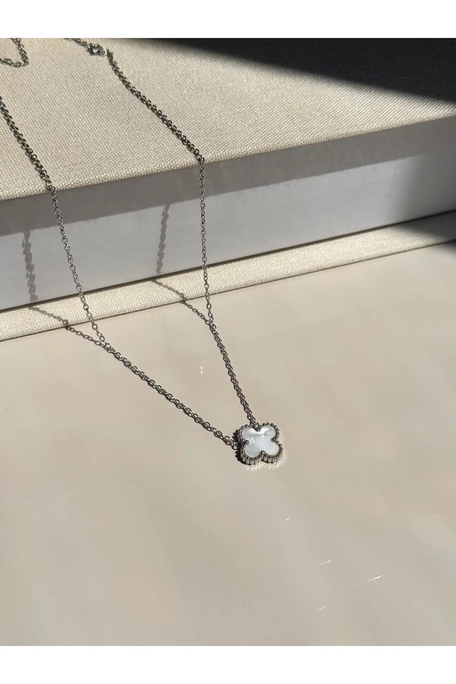 Beyaz Yonca Kolye Çelik Silver
